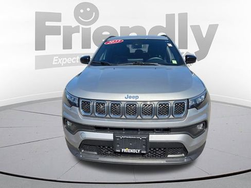 Used 2023 Jeep Compass Latitude w/ Convenience Group AWD/4WD image 2