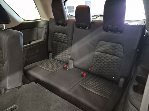 Used 2022 Nissan Pathfinder S FWD image 15