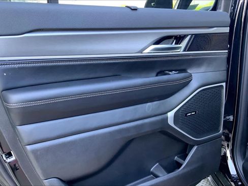 New 2026 Jeep Grand Wagoneer Limited image 18