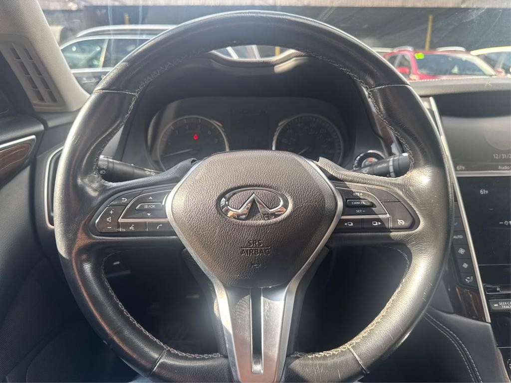 Used 2019 INFINITI Q50 Luxe RWD image 16