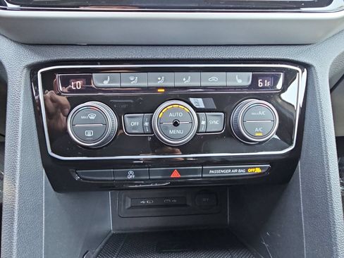 Used 2022 Volkswagen Atlas Cross Sport SE AWD/4WD image 23