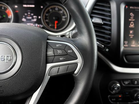 Used 2016 Jeep Cherokee Trailhawk image 47