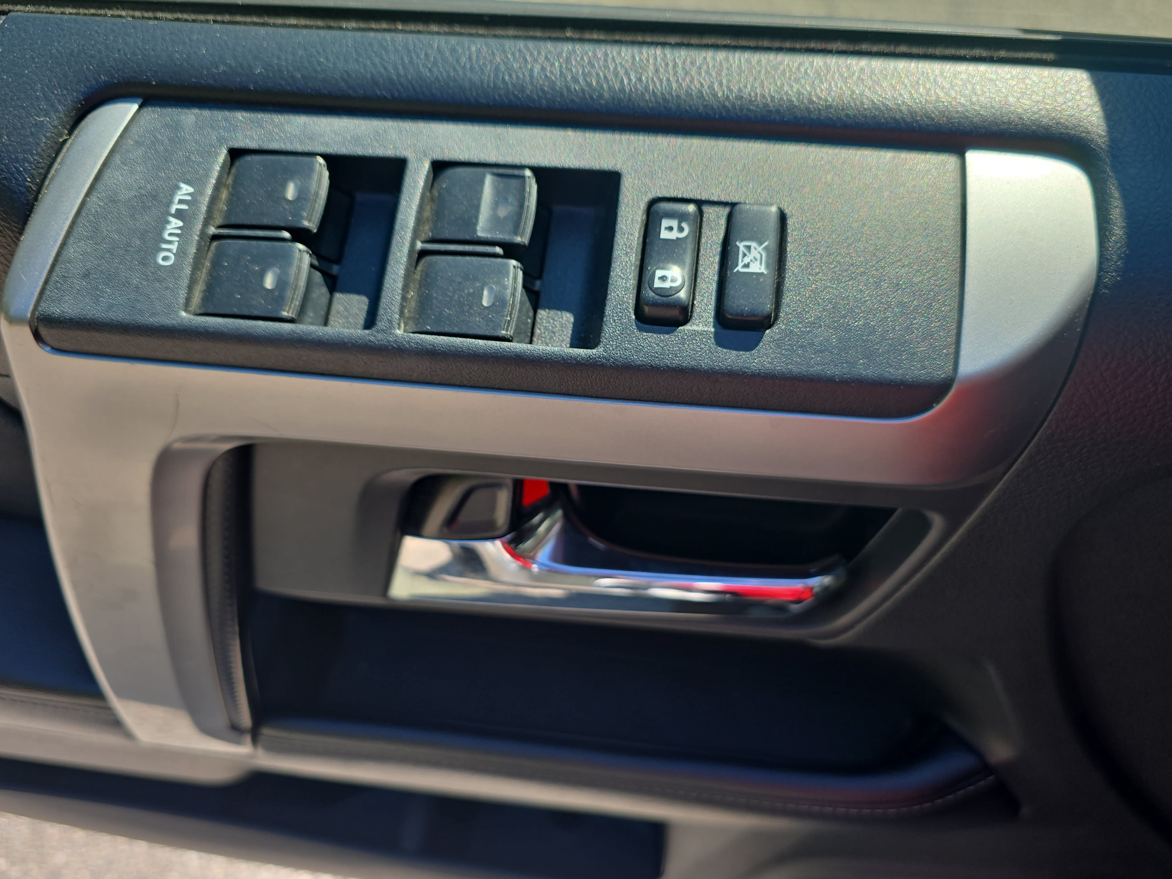 Used 2017 Toyota 4Runner SR5 AWD/4WD image 27