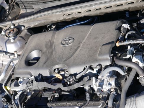 Used 2023 Toyota Camry XLE image 10