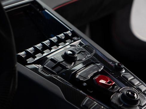 Used 2019 Lamborghini Aventador SVJ image 42