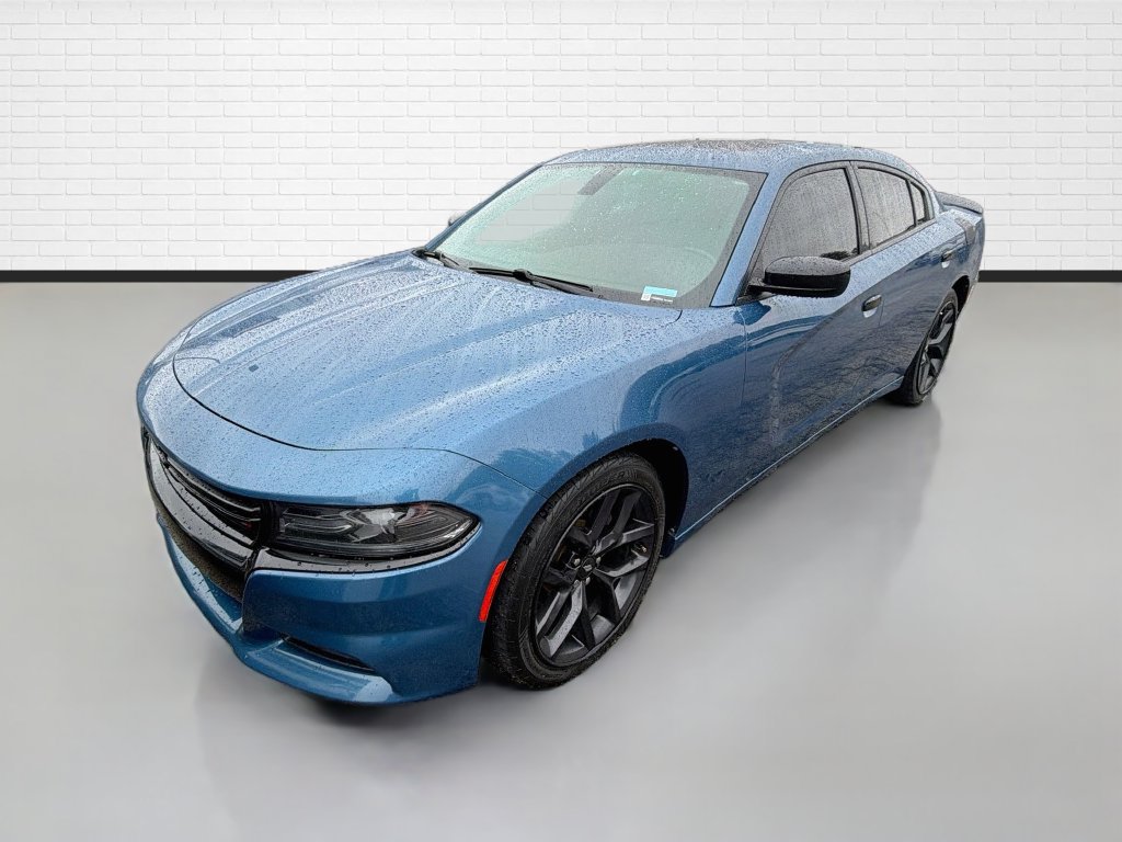 Used 2020 Dodge Charger SXT w/ Blacktop Package RWD image 5