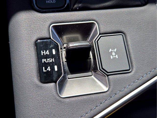 Used 2024 Lexus GX 550 w/ Accessory Package (2T) AWD/4WD image 26