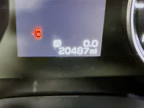 Used 2024 Subaru Crosstrek 2.0i Premium AWD/4WD image 5