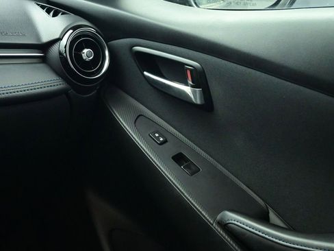 Used 2017 Toyota Yaris iA image 41