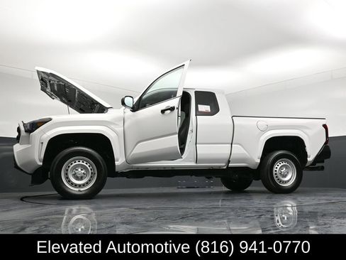 Used 2024 Toyota Tacoma SR RWD image 34