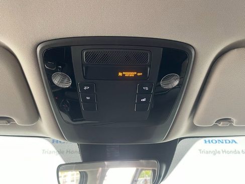 Used 2024 Kia Carnival LX image 39