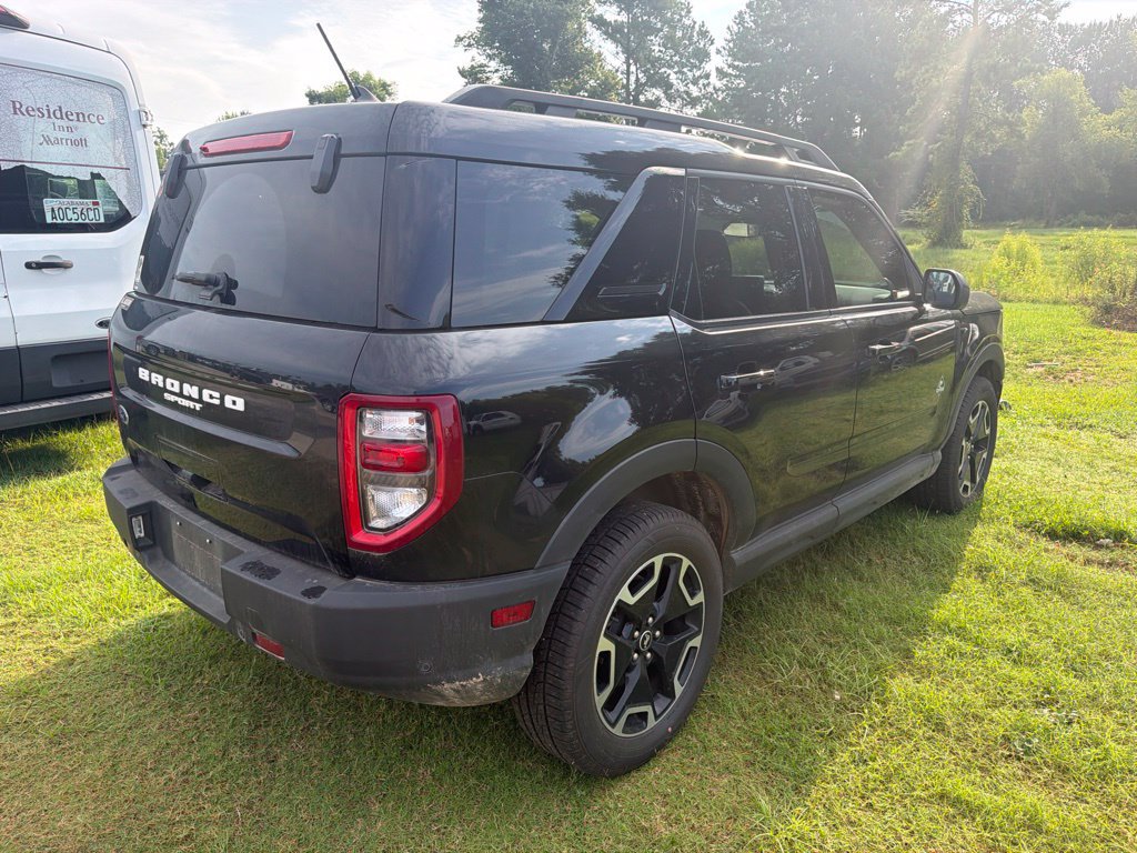 Used 2024 Ford Bronco Sport Outer Banks w/ Tech Package AWD/4WD image 3