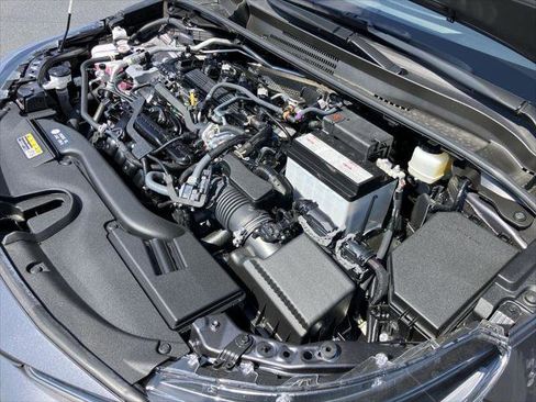 Certified 2025 Toyota Corolla SE image 33