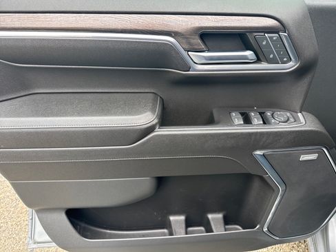 Used 2023 Chevrolet Silverado 1500 LTZ AWD/4WD image 6