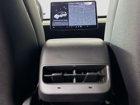 Used 2021 Tesla Model Y 2WD image 27