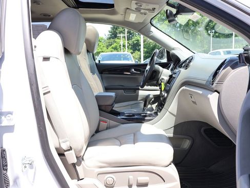 Used 2021 Buick Enclave Essence w/ Sound and Sites Package AWD/4WD image 32