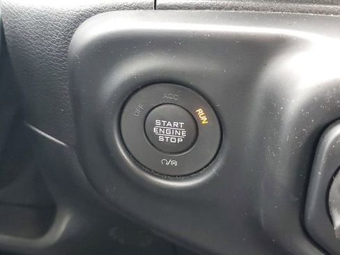 Used 2022 Jeep Gladiator Sport AWD/4WD image 23