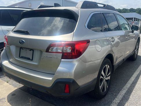 Used 2019 Subaru Outback 2.5i Limited AWD/4WD image 4