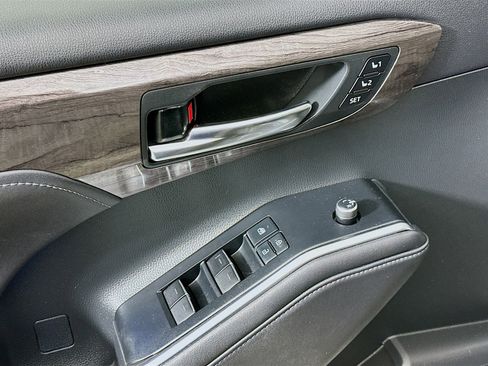 Used 2020 Toyota Highlander Limited image 15