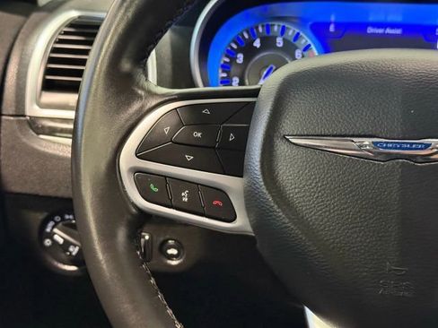 Used 2022 Chrysler 300 Touring L w/ Safetytec Plus Group image 16