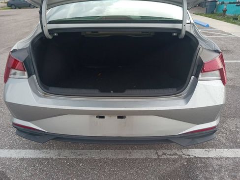 Used 2022 Hyundai Elantra SEL w/ Convenience Package FWD image 21