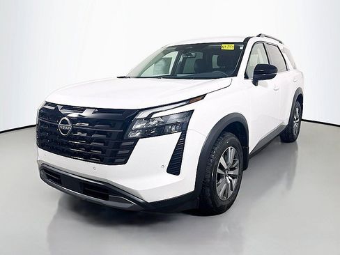 New 2026 Nissan Pathfinder SL AWD/4WD image 3