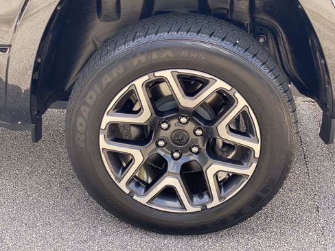 Used 2025 RAM 1500 Laramie AWD/4WD image 17