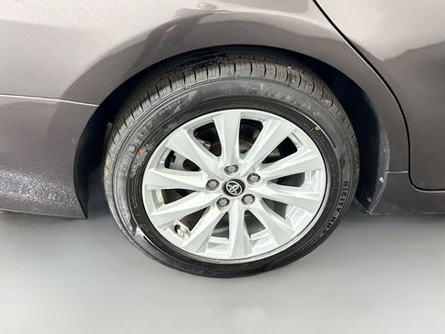 Used 2020 Toyota Camry LE image 32