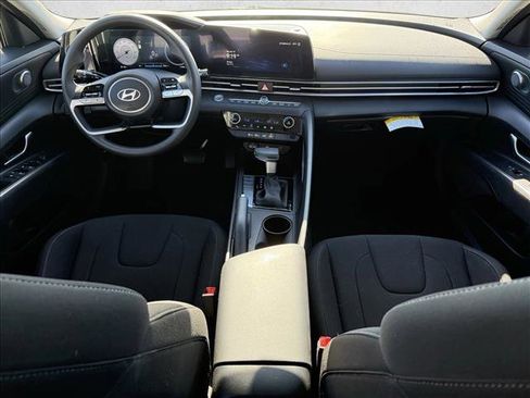 Certified 2024 Hyundai Elantra SEL FWD image 16