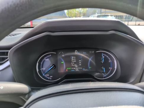 Certified 2025 Toyota RAV4 XLE image 25