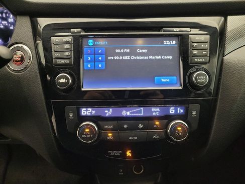 Used 2015 Nissan Rogue SL image 25