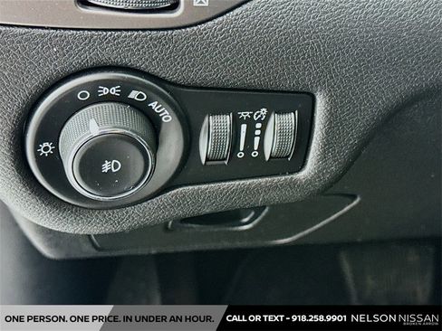 Used 2019 Jeep Cherokee Latitude Plus image 10