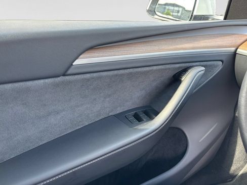 Used 2023 Tesla Model Y AWD image 17