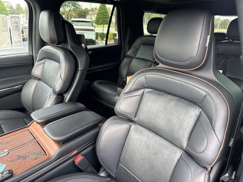 New 2025 Lincoln Navigator Black Label image 13
