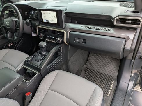 Used 2024 Toyota Tacoma SR5 AWD/4WD image 20