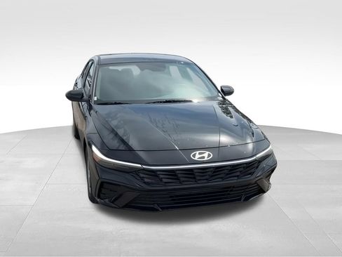 New 2026 Hyundai Elantra SE FWD image 7