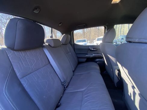 Used 2016 Toyota Tacoma TRD Sport image 23