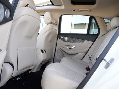 Used 2018 Mercedes-Benz GLC 300 4MATIC image 29