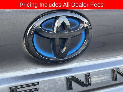 Used 2025 Toyota Sienna XSE w/ XSE Plus Package FWD image 7