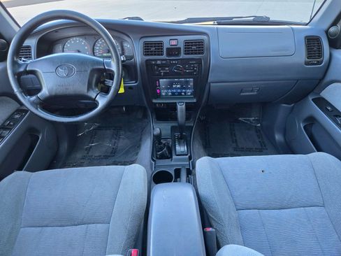 Used 2000 Toyota 4Runner SR5 AWD/4WD image 17