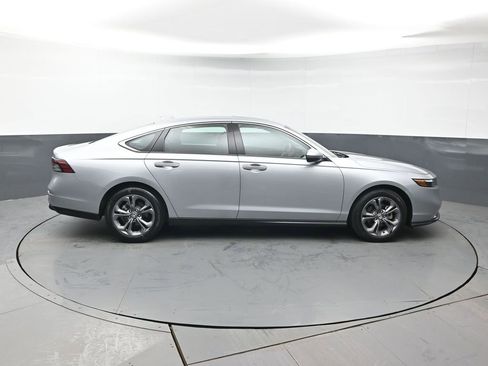 Used 2023 Honda Accord EX image 7