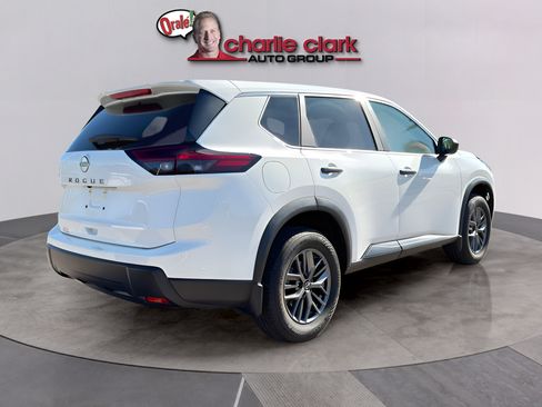 Used 2026 Nissan Rogue S FWD image 16