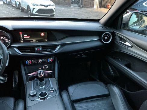 Used 2018 Alfa Romeo Stelvio Ti Sport image 15