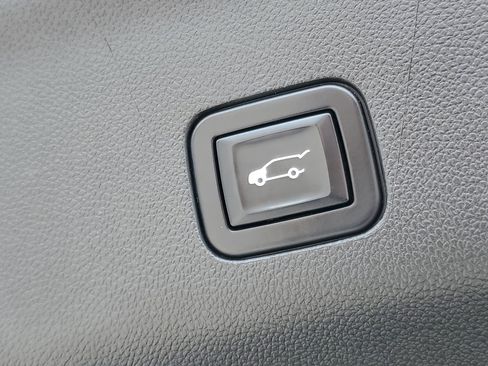 Used 2021 Chevrolet Tahoe Z71 AWD/4WD image 8