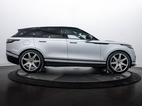 Used 2018 Land Rover Range Rover Velar R-Dynamic SE image 3