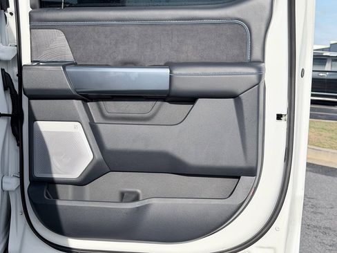 Used 2025 Ford F250 Platinum image 33