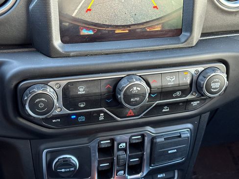 Certified 2023 Jeep Wrangler Unlimited Sahara image 21