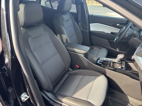 Used 2025 Chevrolet Trax LT w/ Driver Confidence Package image 29