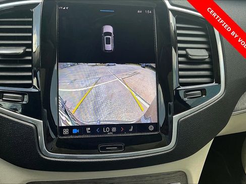Certified 2023 Volvo XC90 B6 Plus image 29
