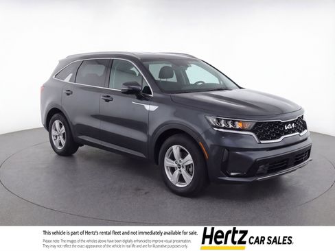 Used 2023 Kia Sorento LX image 1